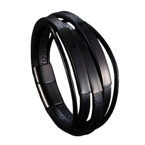 Bracelet noir homme à trois lanières en cuir avec trois plaques acier personnalisables et fermoir magnétique acier noir mat.