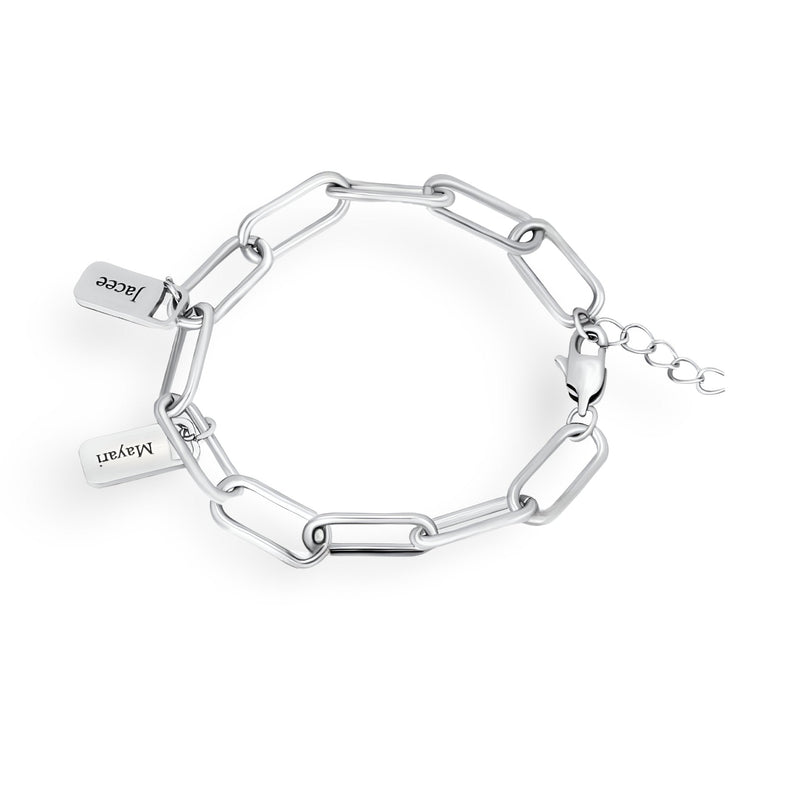 Bracelet femme en acier inoxydable argent avec maillons larges et deux plaques personnalisables.