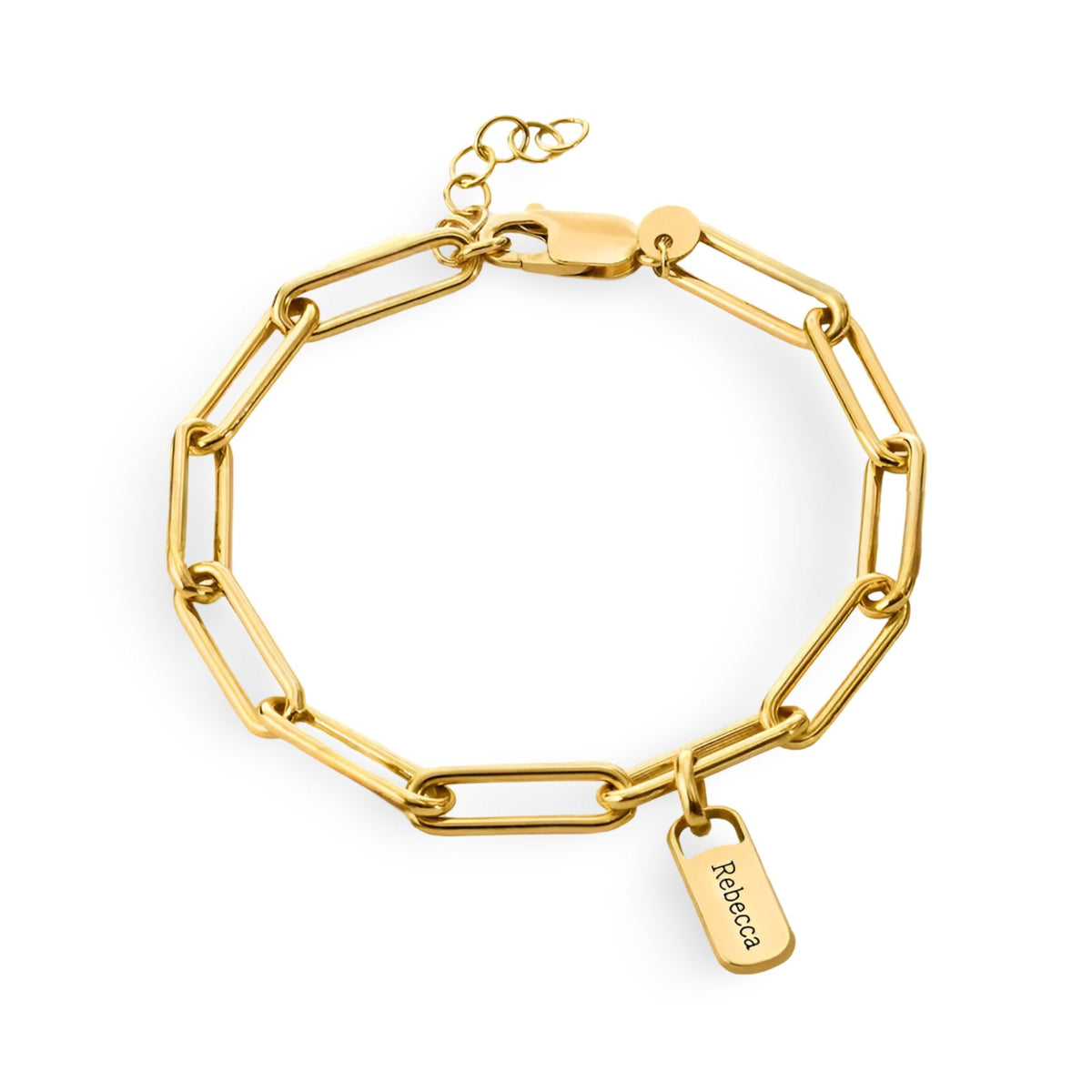 Bracelet femme en acier inoxydable doré avec chaîne à maillons rectangulaires et plaque gravée pendante.