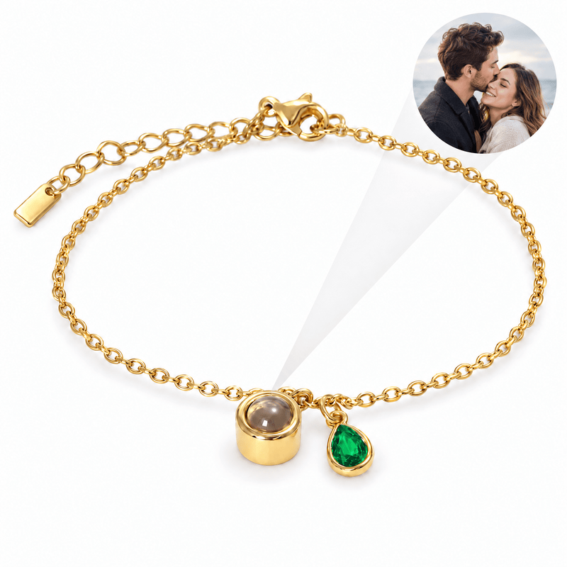 Bracelet photo personnalisé, acier inoxydable, avec pierre de naissance en goutte, cadeau intime et unique, modèle Ruliqua — Décembre / Or — packshot studio photo-projection nette