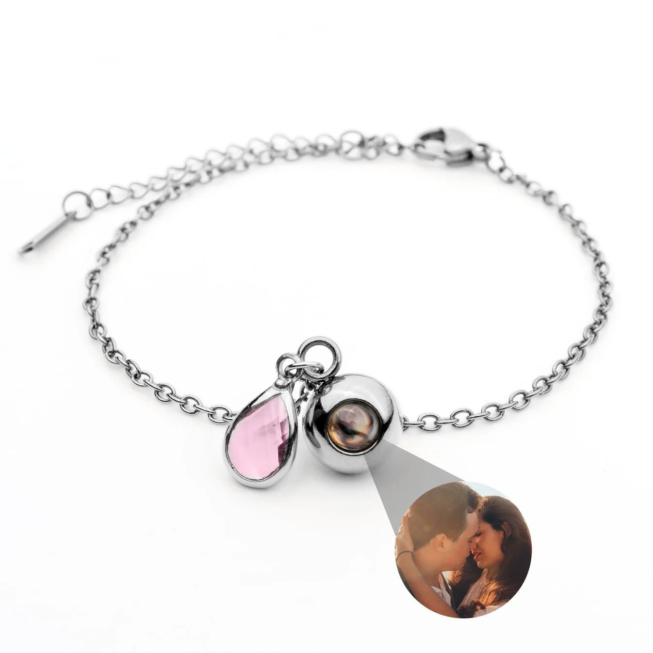 Bracelet chaîne en acier inoxydable avec pendentif photo rond et pierre de naissance rose en forme de goutte.