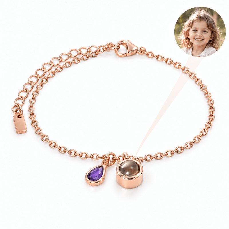 Bracelet photo personnalisé, acier inoxydable, avec pierre de naissance en goutte, cadeau intime et unique, modèle Ruliqua — Février / Or rosé — packshot studio photo-projection nette