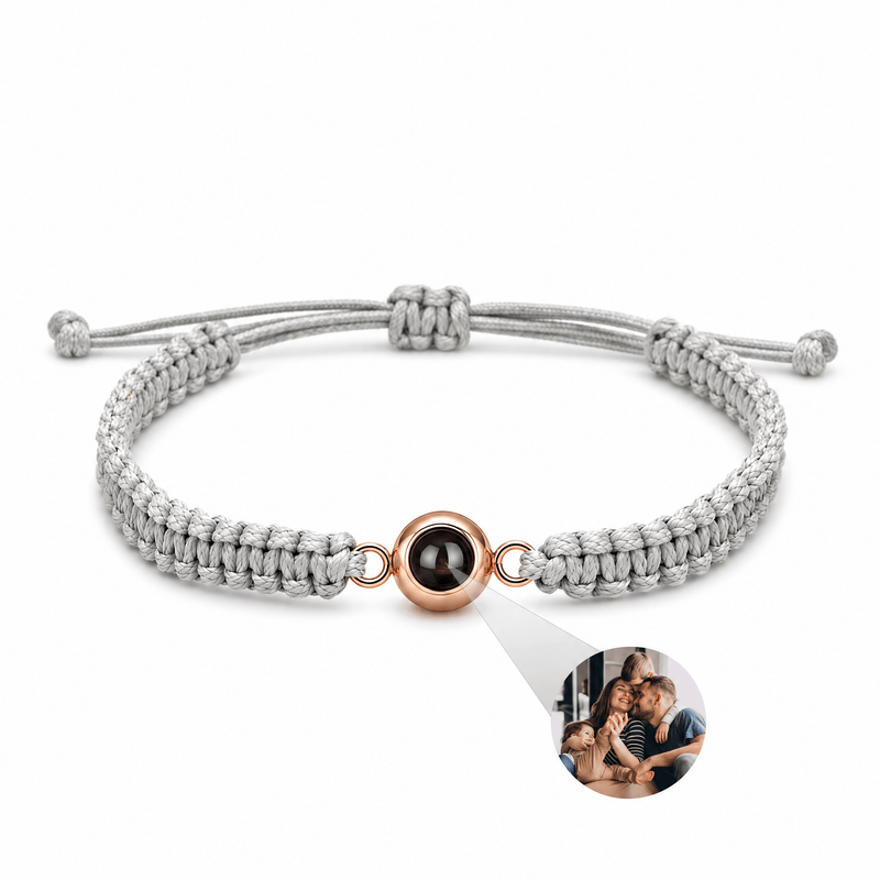 Bracelet photo personnalisé, corde et acier inoxydable — modèle Cielo — Gris et or rosé — packshot studio photo sous lentille
