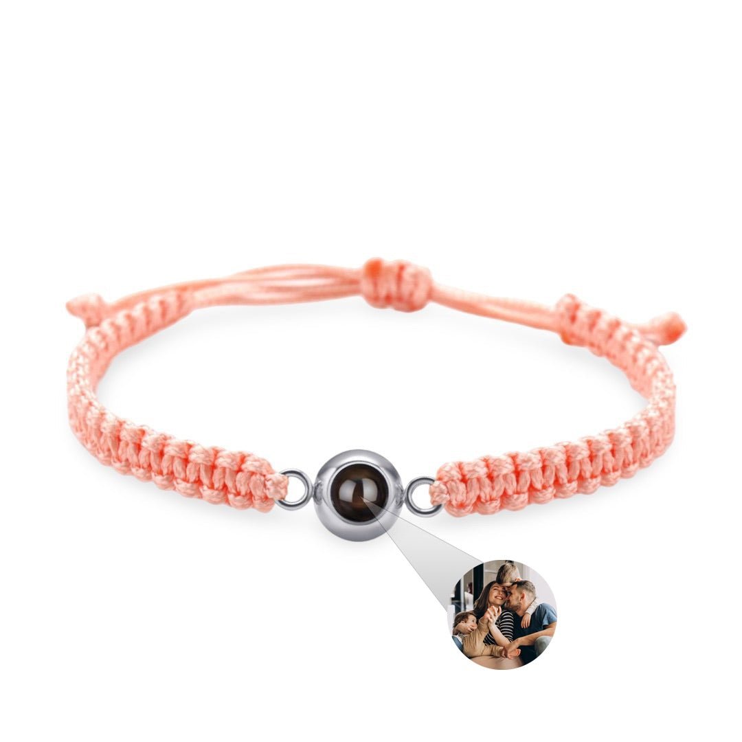 Bracelet corde rose pêche avec perle titane noire et pendentif photo gravée ronde.