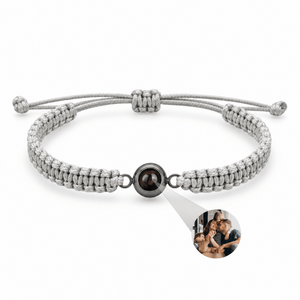 Bracelet photo personnalisé, corde et acier inoxydable — modèle Cielo — Gris et noir — packshot studio photo sous lentille