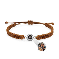 Bracelet corde marron avec perle en titane argenté et médaillon photo rond personnalisé.