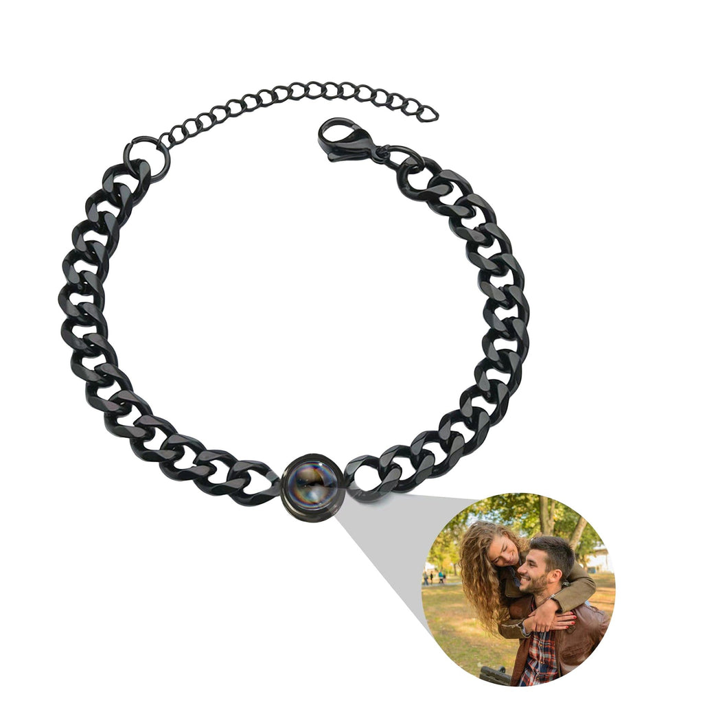 Bracelet maille cubaine noire en acier inoxydable avec médaillon photo rond personnalisable.