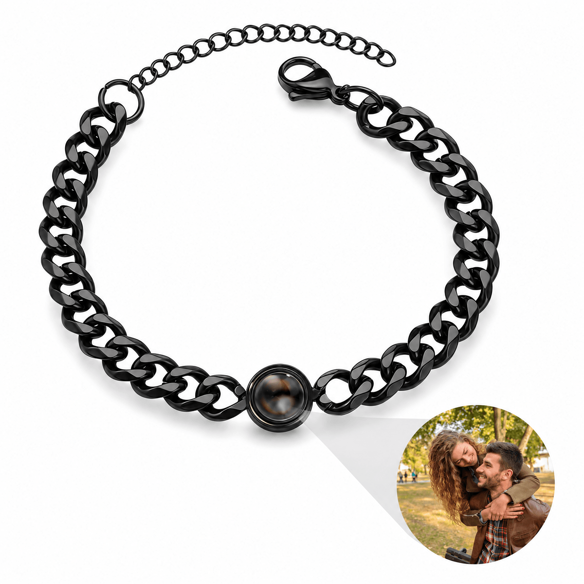 Bracelet photo personnalisé en acier inoxydable, maille cubaine — modèle Mili — Noir — packshot studio photo sous lentille