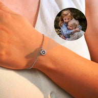 Bracelet photo personnalisé acier inoxydable argent, maille rolo fine avec pendentif rond et photo insérée.