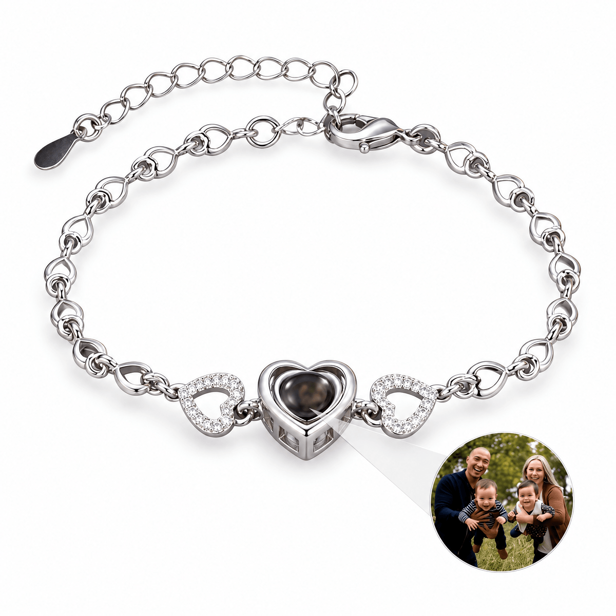 Bracelet photo personnalisé en argent sterling, multiples cœurs — modèle Raiza — Argent — packshot studio photo sous lentille