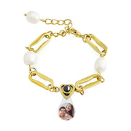 Bracelet or en titane avec perles d'eau douce et pendentif photo cœur noir.