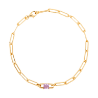 Bracelet fin en titane doré avec maillons rectangulaires et pierre de naissance mauve carrée.