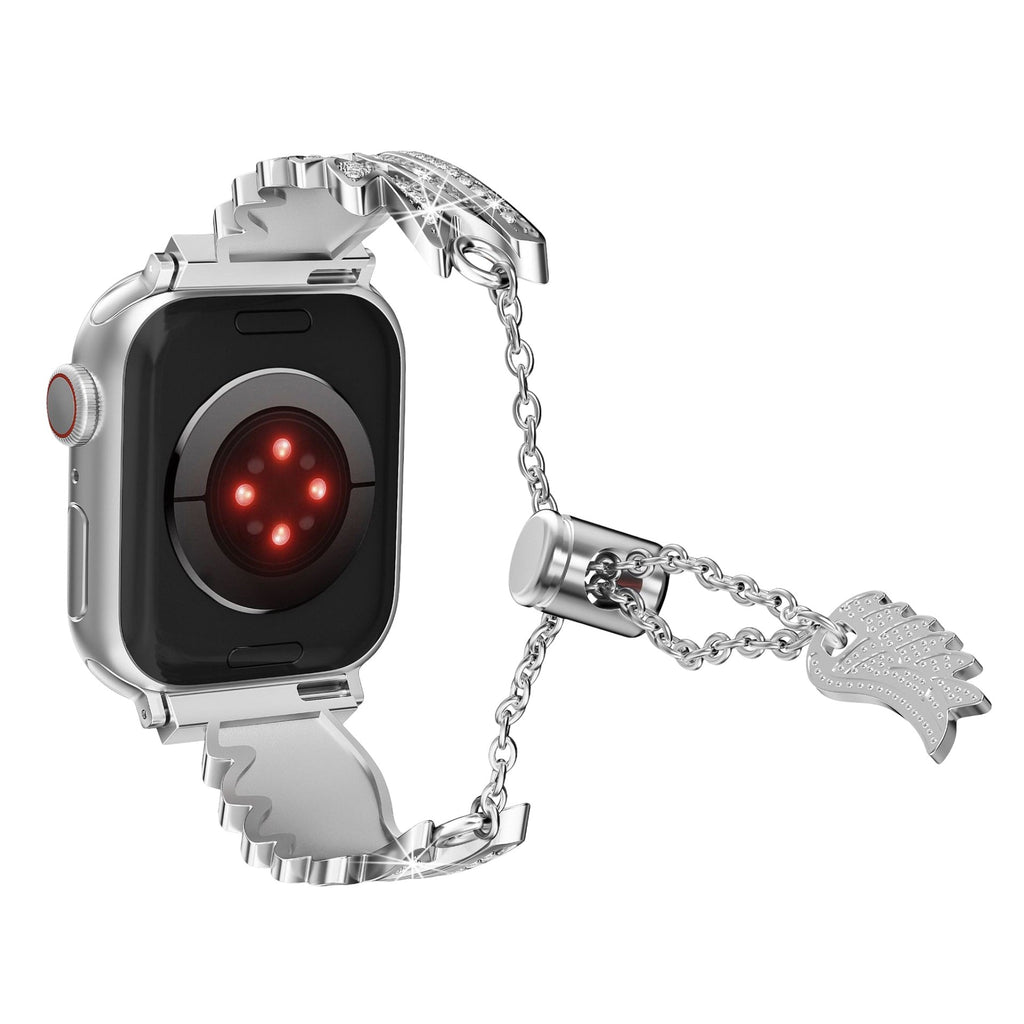 Bracelet argenté en acier inoxydable pour Apple Watch avec breloque aile d'ange scintillante.