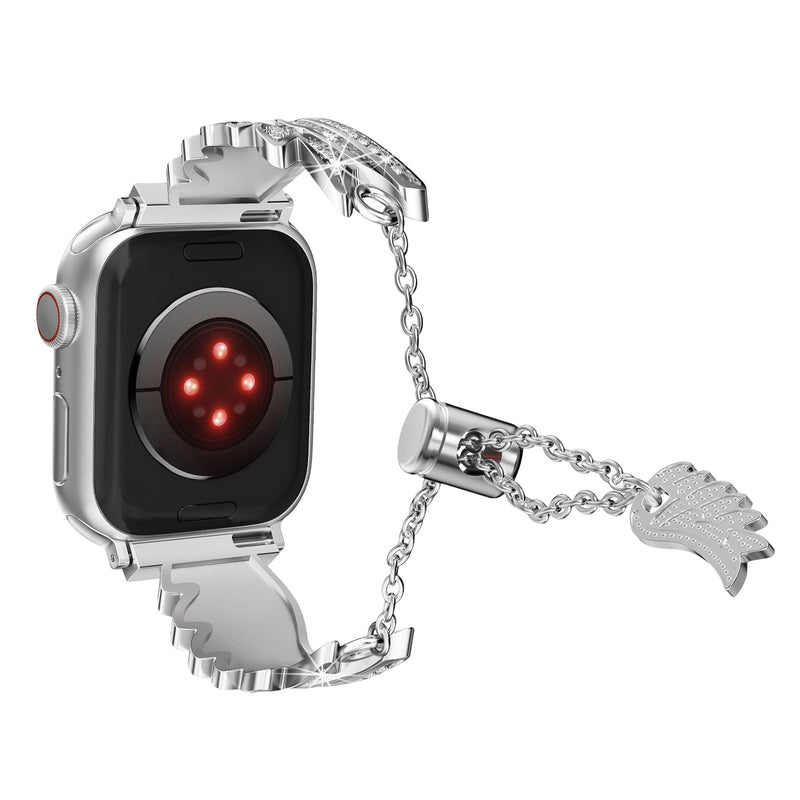 Bracelet argenté en acier inoxydable pour Apple Watch avec breloque aile d'ange scintillante.