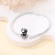 Bracelet en argent 17 cm avec fermoir cœur ouvrable, design épuré et fin.