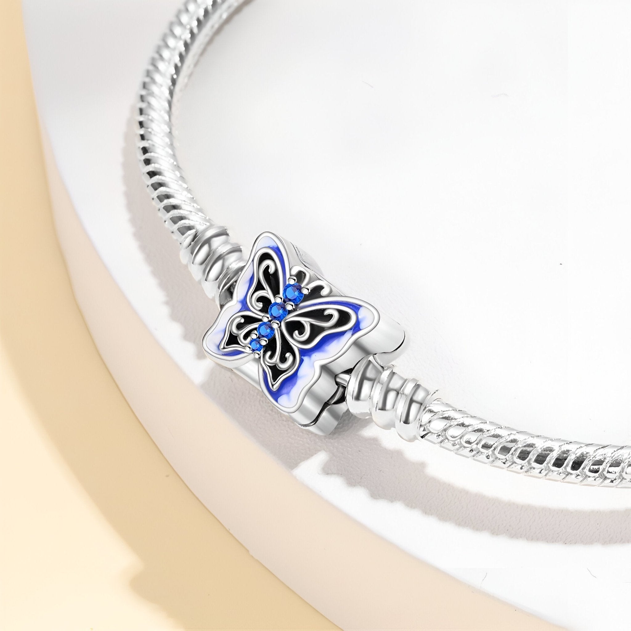 Bracelet pour charm, personnalisable, papillon bleu, pour femme, modèle Xenia - La Boutique du Bracelet