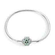 Bracelet en argent avec charm trèfle vert et blanc, finition brillante, modèle Fiorella.
