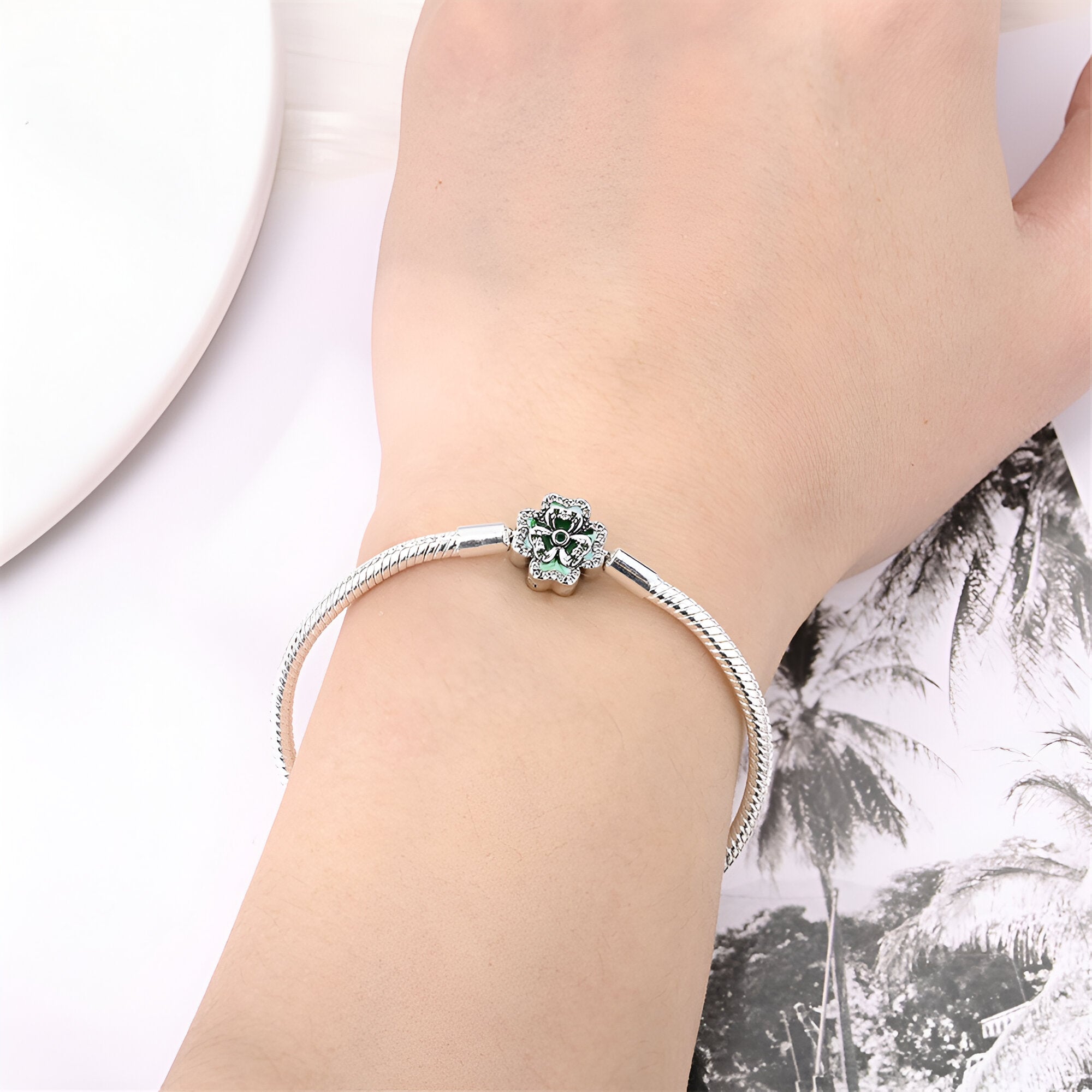 Bracelet pour charm, personnalisable, trèfle, pour femme, modèle Fiorella - La Boutique du Bracelet