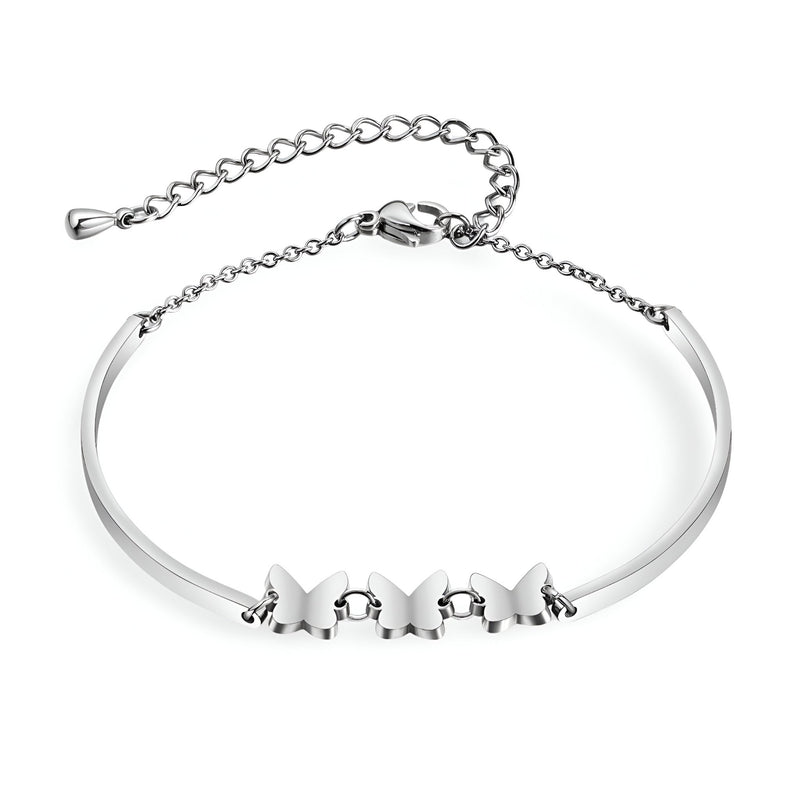 Bracelet en acier inoxydable argenté pour femme avec trois papillons ajourés et chaîne réglable.