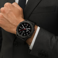 Bracelet de montre connecté en cuir noir pleine fleur détaillé, style moderne, boucle noire élégante.