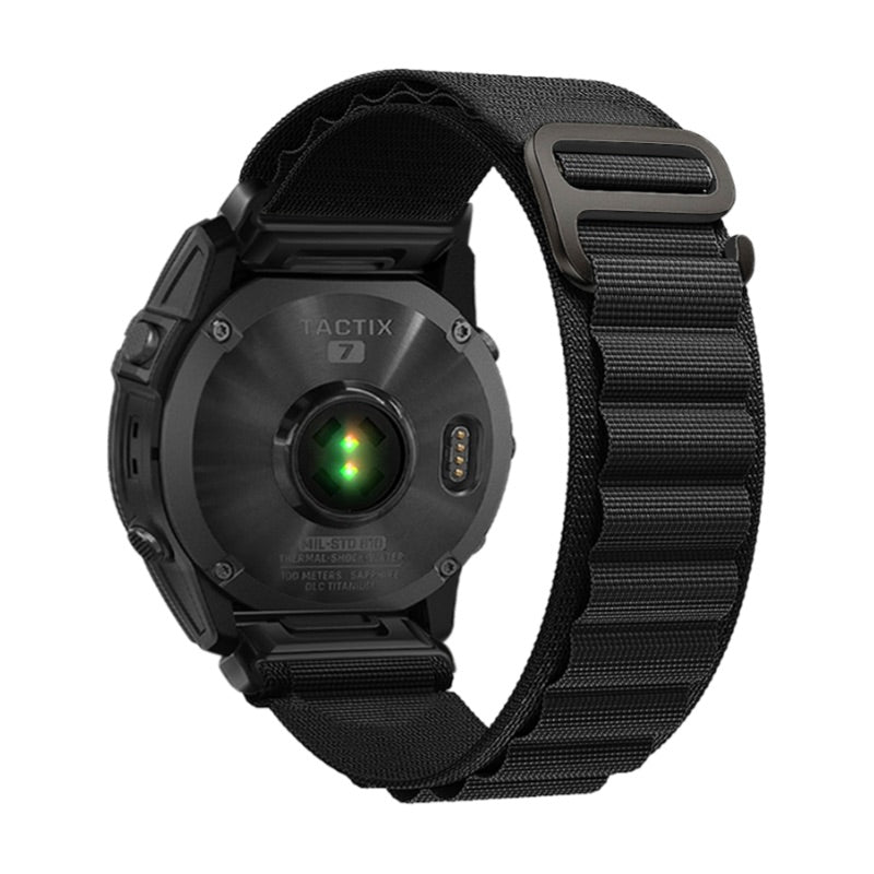 Bracelet nylon noir résistant pour montre connectée Garmin avec attache rapide et boucle métallique.