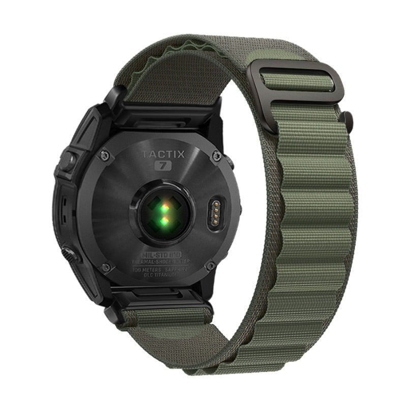 Bracelet montre connecté Garmin en nylon kaki résistant avec attache rapide ajustable.