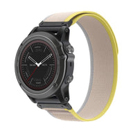 Bracelet en nylon beige avec doublure jaune et attache velcro compatible montres Garmin Artéos.