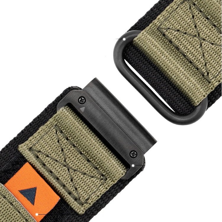 Bracelet nylon kaki avec attache velcro noire et boucle noire pour montre connectée Garmin.