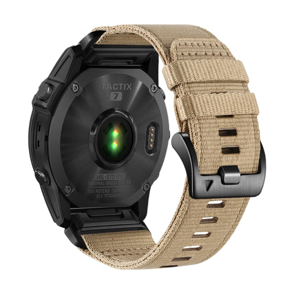 Bracelet nylon beige 22 mm pour montre connectée Garmin avec boucle noire robuste.