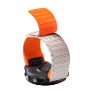 Bracelet silicone bicolore orange et blanc avec attache magnétique compatible montres Garmin modèle Sinale.