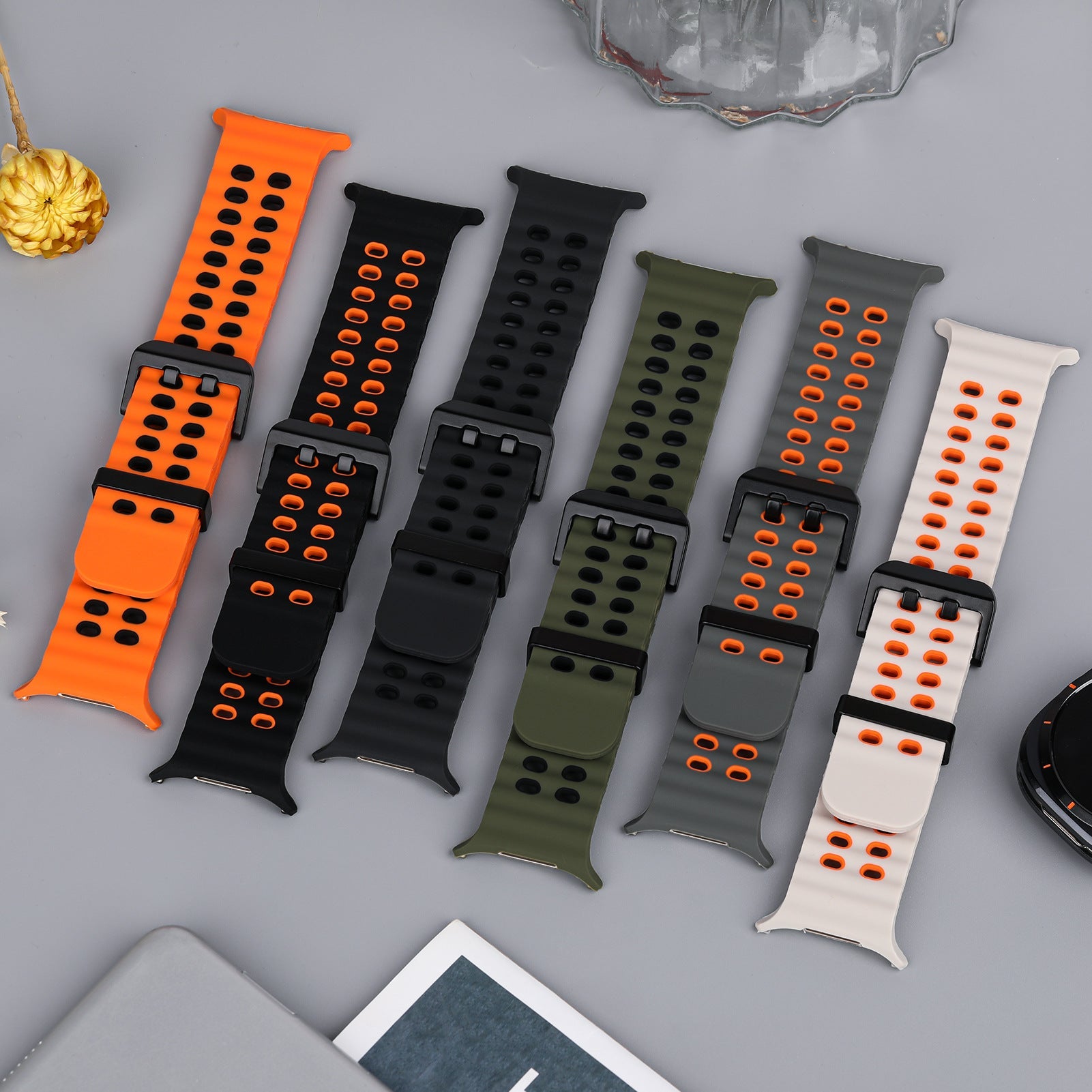 Bracelets bicolores pour Samsung Watch Ultra, silicone perforé, couleurs orange-noir, noir-noir, vert-noir et beige-orange,.