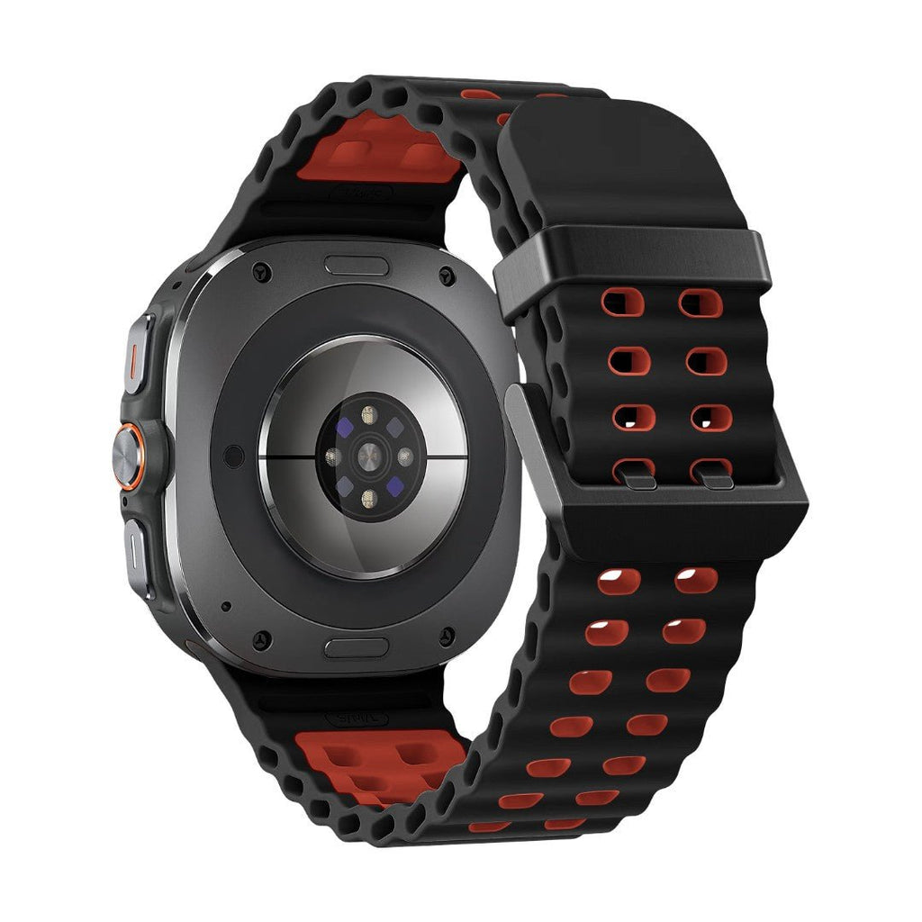 Bracelet bicolore en silicone noir et rouge, perforé, compatible Samsung Watch Ultra 47mm, design sportif et étanche.