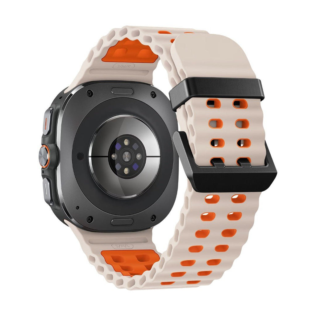Bracelet silicone bicolore beige et orange perforé, étanche et résistant, pour Samsung Watch Ultra 47mm.