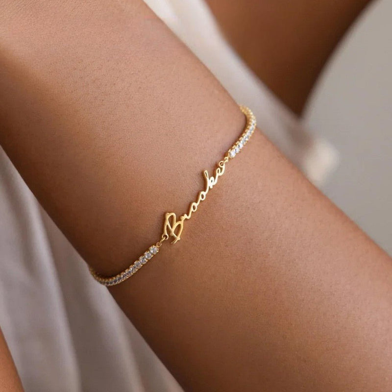 Bracelet prénom personnalisé en acier inoxydable plaqué or 14 carats, maille tennis sertie de zircons scintillants, fermoir mousqueton ajustable, modèle Brooke