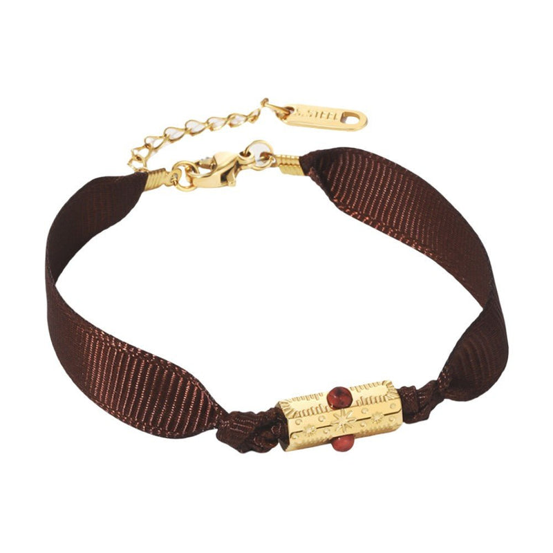 Pulsera de cinta para mujer, cordón ajustable de nailon color chocolate, acero inoxidable dorado y piedras sintéticas rojas, modelo Oline