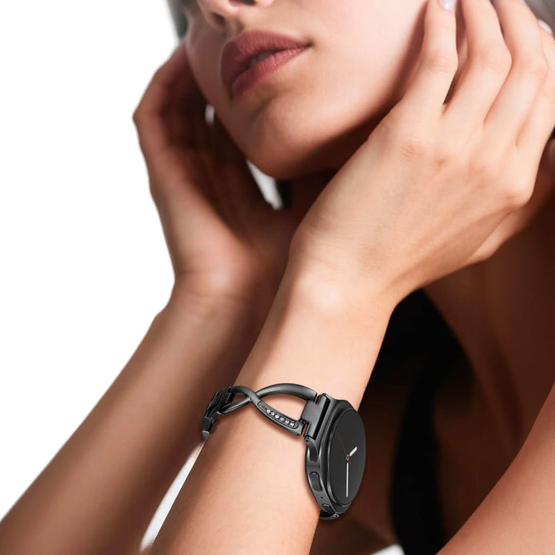 Bracelet maille métallique noire pour Samsung Watch 8, boucle croisée ornée de zircon, élégance et confort.