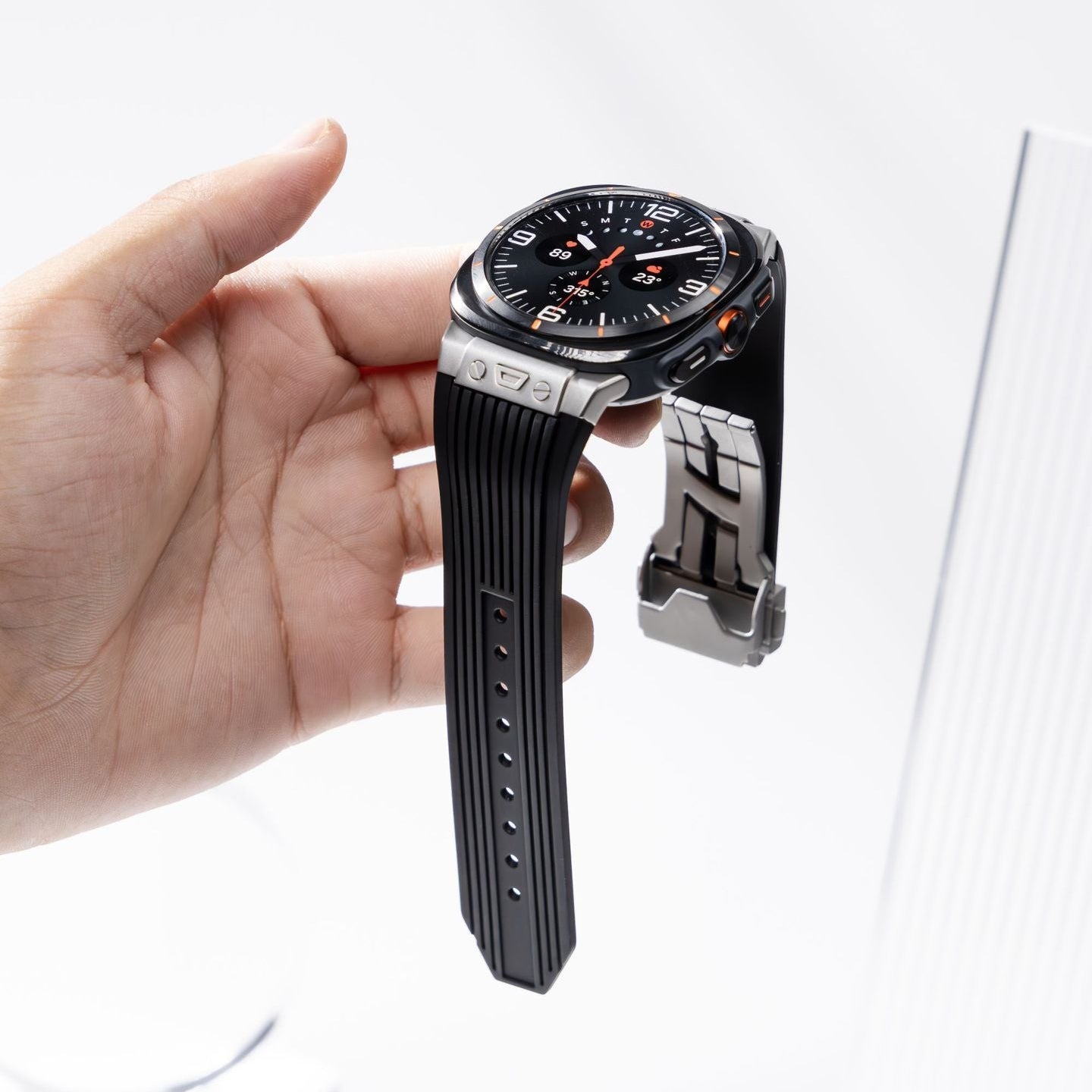 Bracelet noir en silicone ultra-résistant pour Samsung Watch Ultra 47mm avec boucle déployante métal modèle Persian.