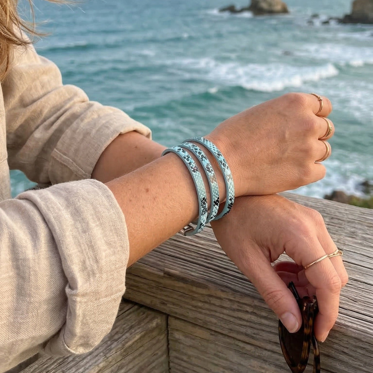 Serpza multi-wrap snake bracelet, cord bracelet with snakeskin effect, vegan faux leather bracelet with magnetic clasp, Serpza model