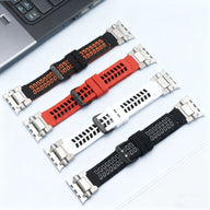 Bracelets silicone perforés pour Apple Watch en noir, blanc, rouge, et noir avec logo orange, fermeture ardillon métallique,