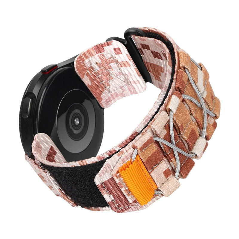 Bracelet Sport Edition en nylon à motifs camouflage marron avec fermoir velcro orange pour Samsung Galaxy Watch.