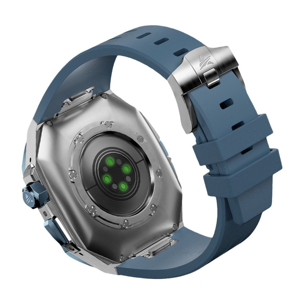 Bracelet sport bleu en fluoroélastomère souple avec boucle acier et boîtier titane renforcé pour Apple Watch Ultra 49mm.