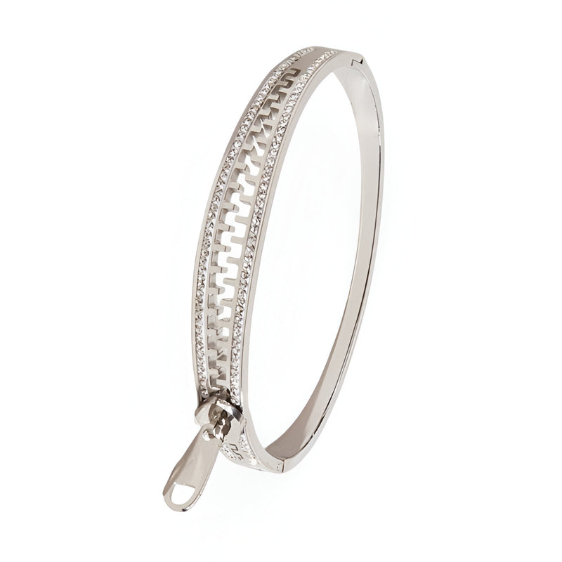 Bracelet femme en titane argenté style fermeture éclair délicate et moderne.