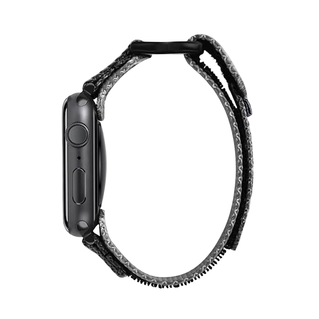 Bracelet noir en nylon à velcro, ajustable, modèle Kayle pour Apple Watch, finition tressée.