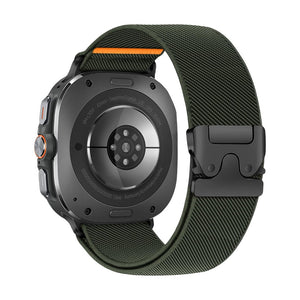 Bracelet tactique en nylon tissé vert kaki avec boucle parachute noire pour Samsung Ultra, style sportif et maintien optimal.