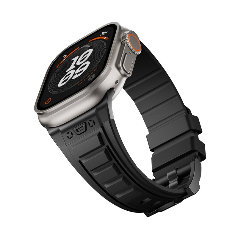 Bracelet tactique en silicone noir mat, boucle ardillon argentée, style ajustable pour Apple Watch.