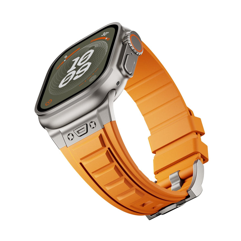 Bracelet tactique orange en silicone pour Apple Watch avec boucle ardillon argentée, style ajustable.