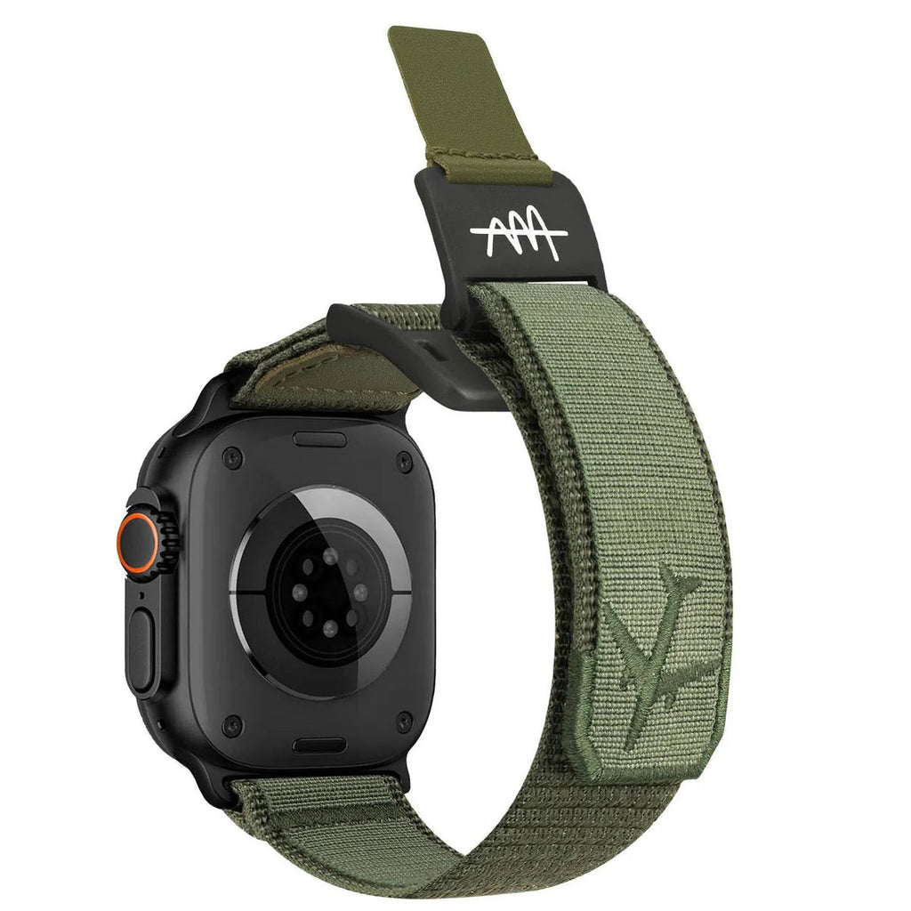 Bracelet tactique vert kaki ajustable pour Apple Watch avec fermeture magnétique robuste.
