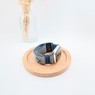 Bracelet tactique bleu et gris en nylon résistant avec fermoir magnétique pour Apple Watch, modèle Wild.