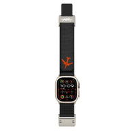 Bracelet tactique noir pour Apple Watch avec logo orange et fermoir métallique argenté ajustable.