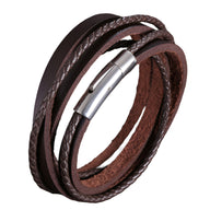 Bracelet multi tours en cuir marron tressé avec fermoir métallique argenté.